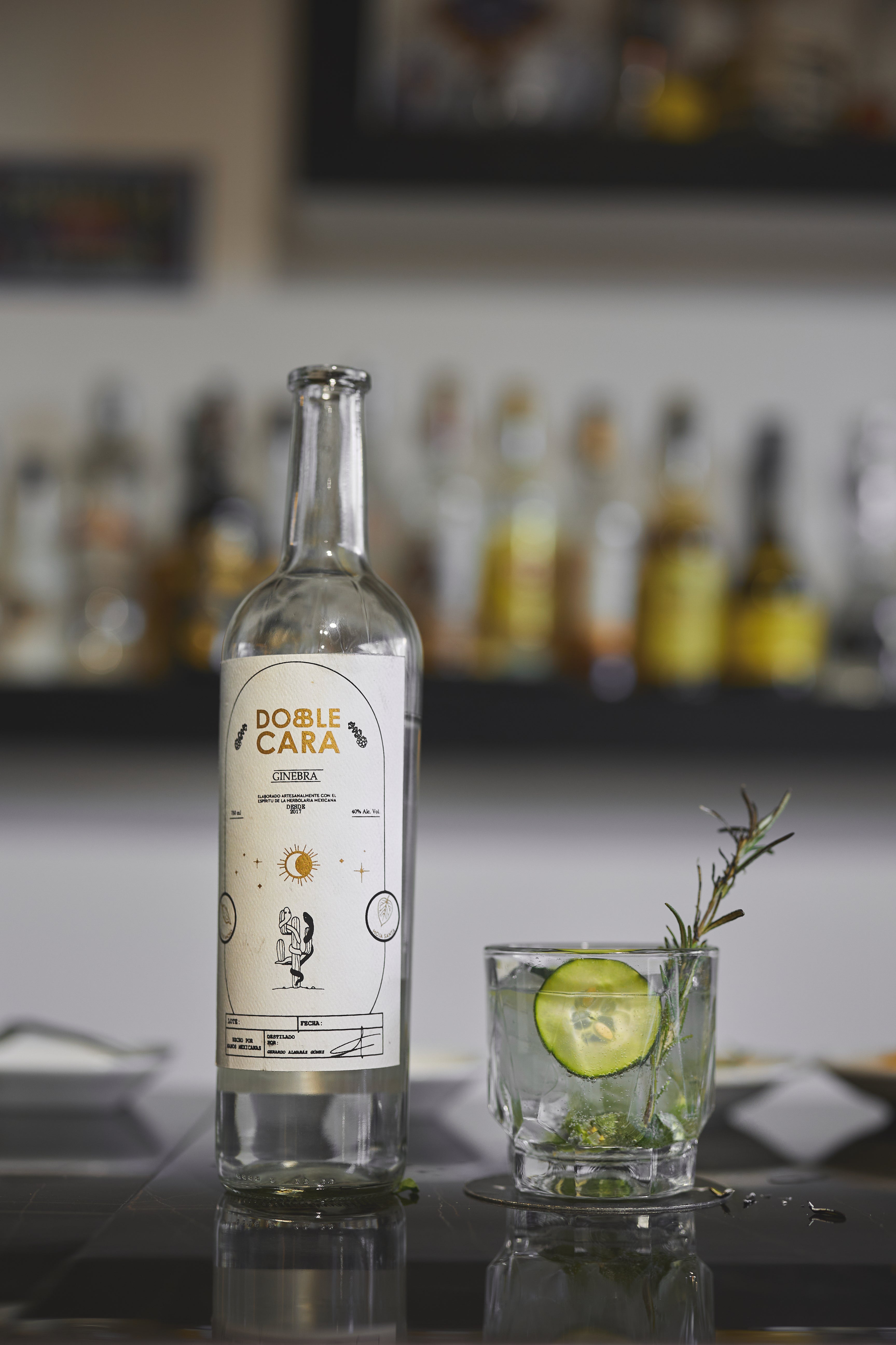 GINEBRA DOBLE CARA 750 ML™