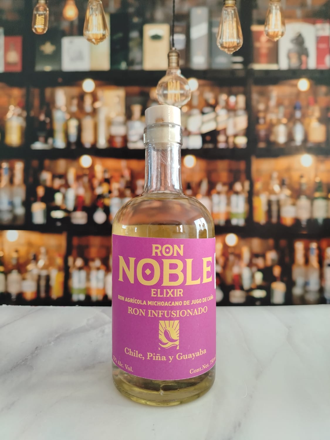 RON NOBLE ELIXIR INFUSIONADO CHILE, PIÑA Y GUAYABA 750 ML™