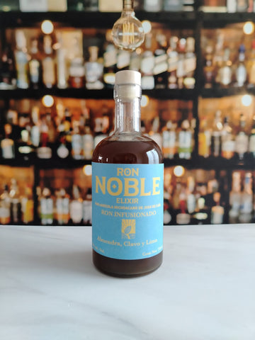RON NOBLE ELIXIR INFUSIONADO CON ALMENDRA, CLAVO DE OLOR Y VAINILLA