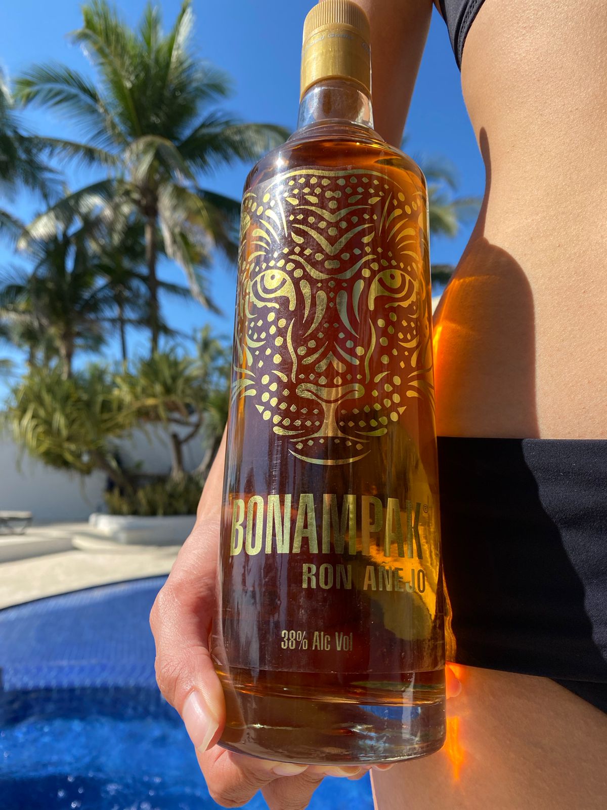 RON BONAMPAK AÑEJO 750 ML™